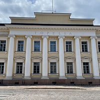 A ohoto of the classical Topelia university building