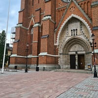 A photo of the gothic Uppsala cathedral.