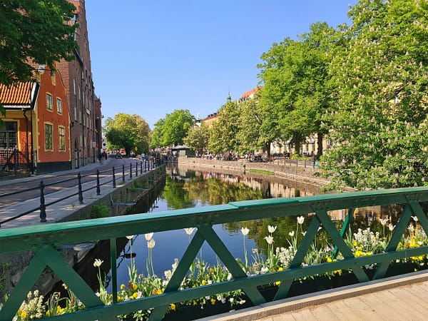 A photo of the view from Västgötaspången bridge on a sunny day.